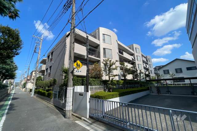 モアステージ川口の外観（南西側から）