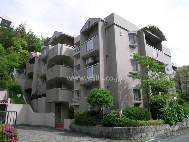 イーストアベニュー箕面おのはら５棟の外観（北西側から）