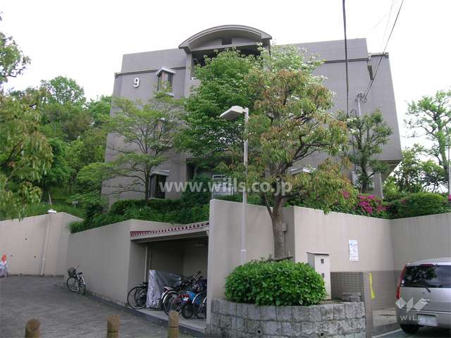 イーストアベニュー箕面おのはら９棟の外観（西側から）