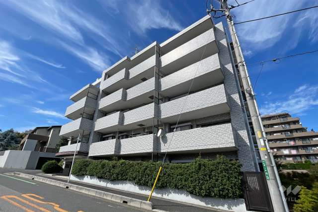 コンフォール東川口の外観（南東側から）