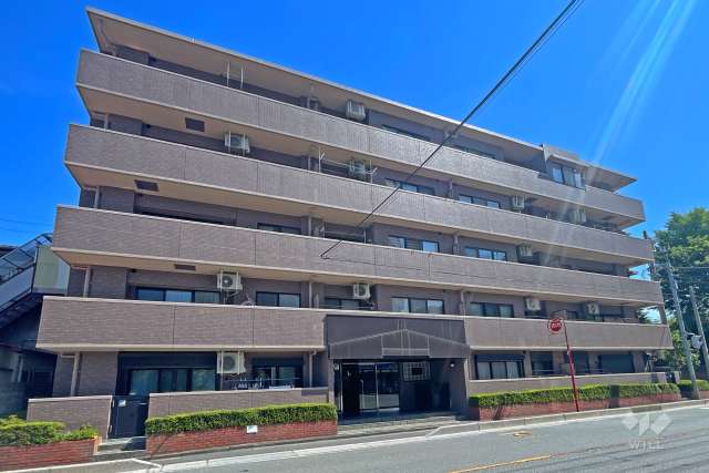 コスモ川口アーバンフォルム参番館の外観（南西側から）