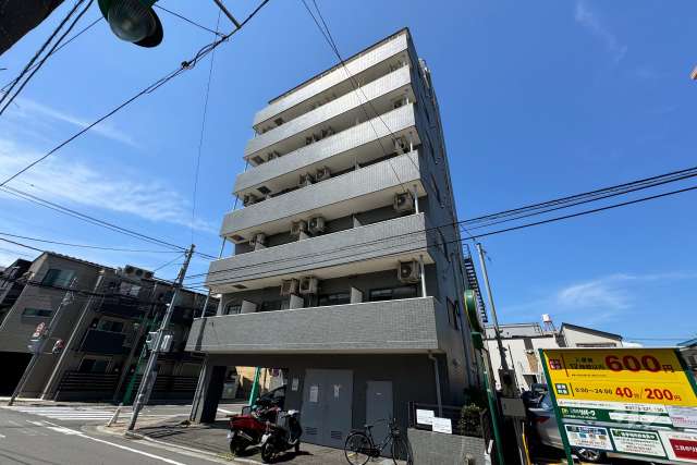 スカイコート西川口８の外観（北東側から）