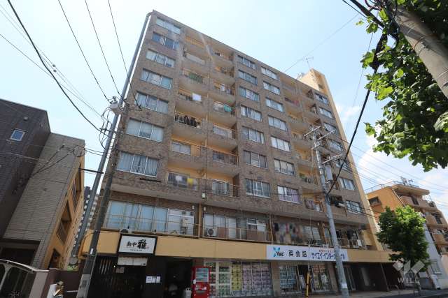 川口マンションの外観（東側から）