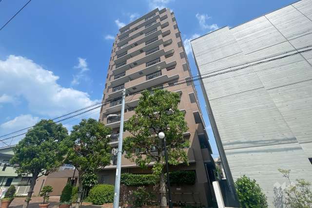 東急ドエルアルス川口5丁目壱番館の外観（南西側から）