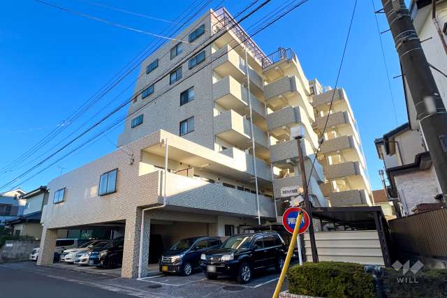 前川公園ローヤルコーポの外観（北西側から）