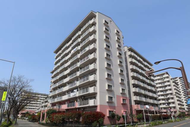 けやき通り北八番館の外観（南東側から）