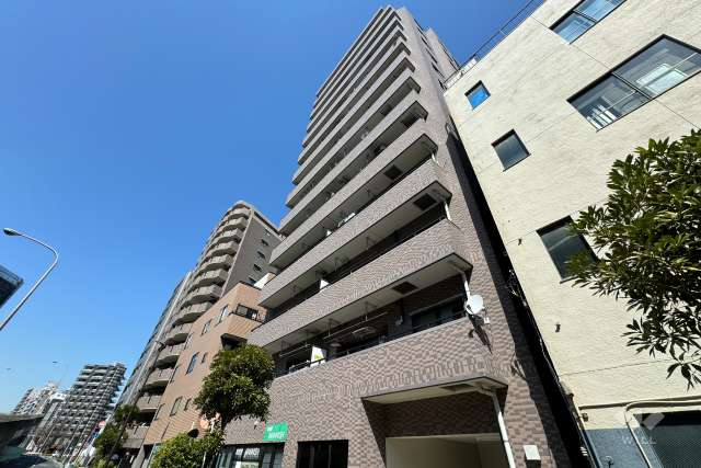 キャッスルマンション町屋参番館の外観（南東側から）