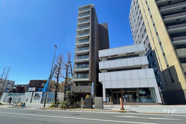 アーバンキャッスル南千住の外観（東側から）