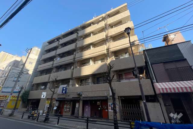 ライオンズマンション日暮里駅前の外観（南側から）