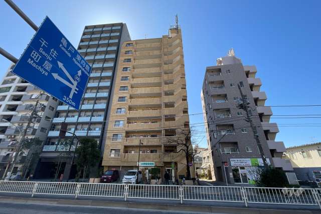 ライオンズマンション三河島第2の外観（北側から）