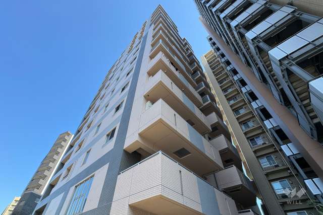 ガクエンヒルズ北千住の外観（南西側から）