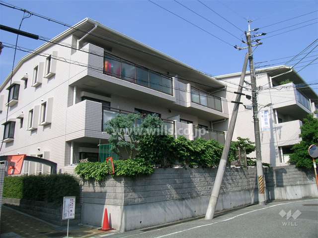 グラン・ドムール池田旭丘3番館の外観（南西側から）