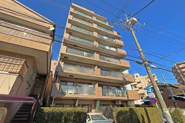 ライオンズマンション梅島南の外観（南西側から）