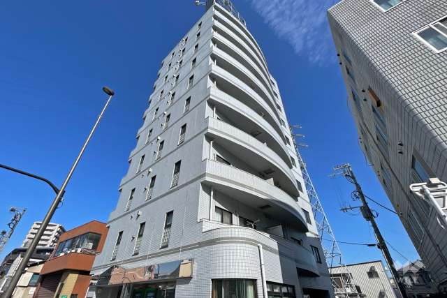 シュロス保木間の外観（南西側から）