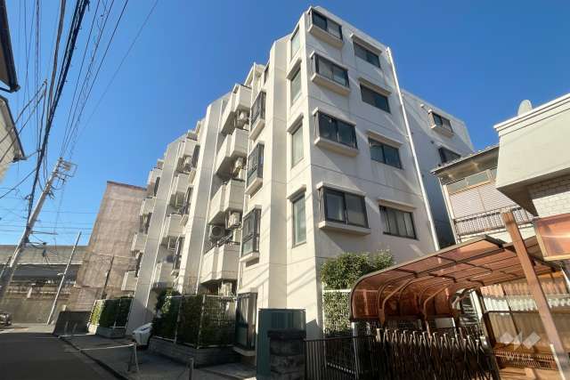 グリーンパーク北千住2の外観（南東側から）
