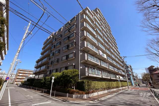 エンゼルハイム竹の塚駅前の外観（南西側から）