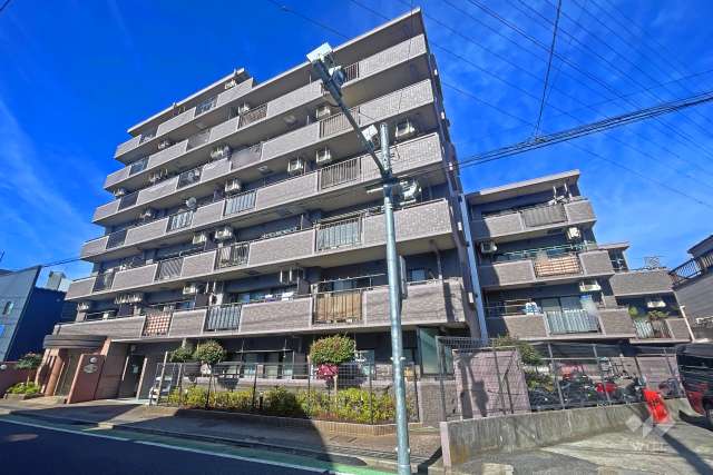 レーベンハイム西新井弐番館の外観（南東側から）