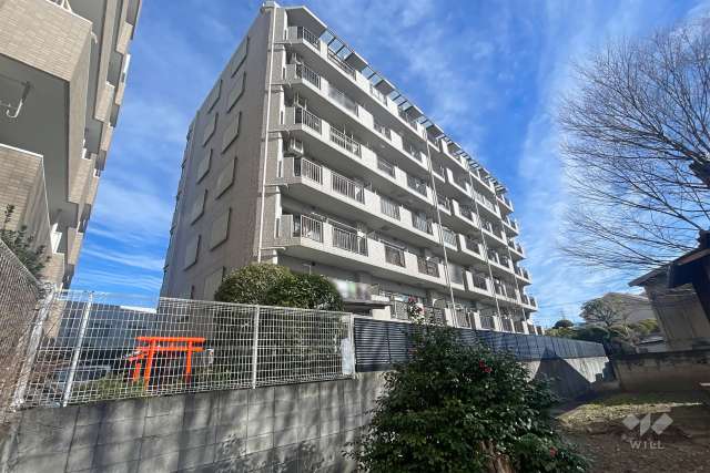 モナーク足立高野町の外観（南西側から）