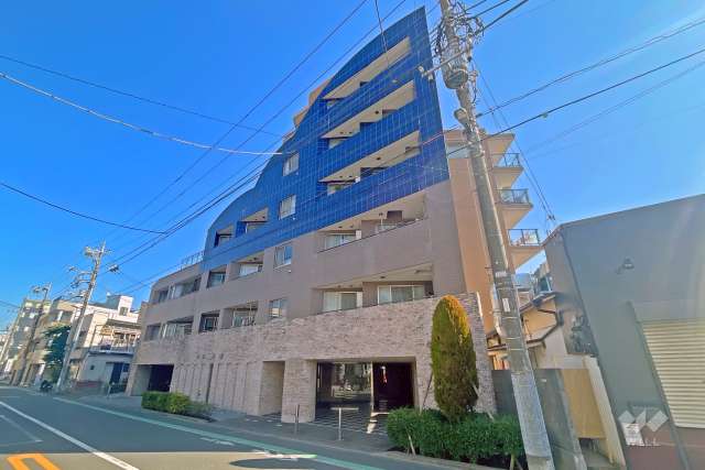 クレアトール北千住の外観（南東側から）