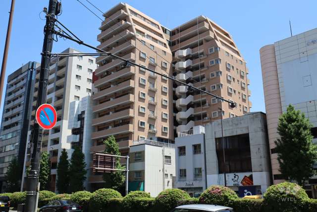 グランフラッツ千住３丁目の外観（南西側から）