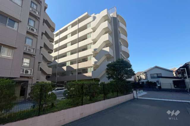 グランシェソワ北千住の外観（北側から）