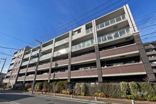 グローベルガーデン六町ブライトンパークスの外観（南側から）