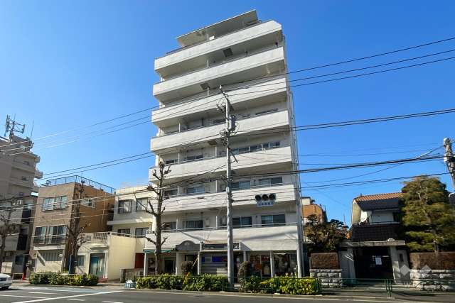 綾瀬ロイヤルマンションの外観（北東側から）