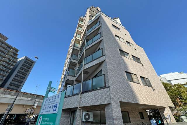 日神パレス北千住の外観（南側から）