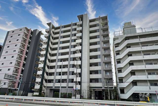 パレステージ西新井本町の外観（北西側から）