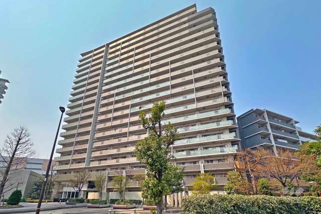 ザステージオガーデンフロントタワーの外観（南東側から）