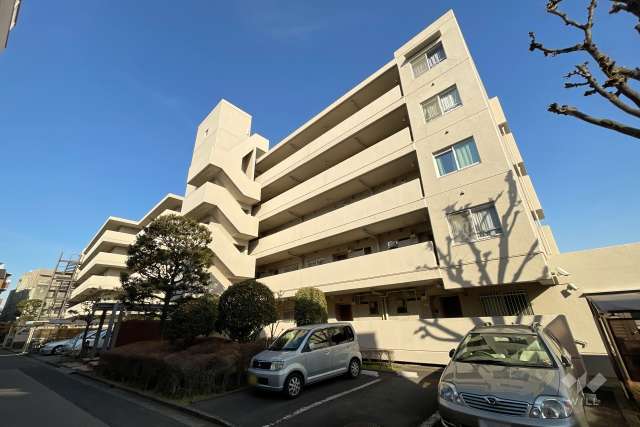 藤和梅島ハイタウンＡ棟の外観（南東側から）