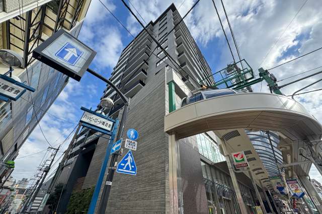 パークホームズ北千住アドーアの外観（南西側から）