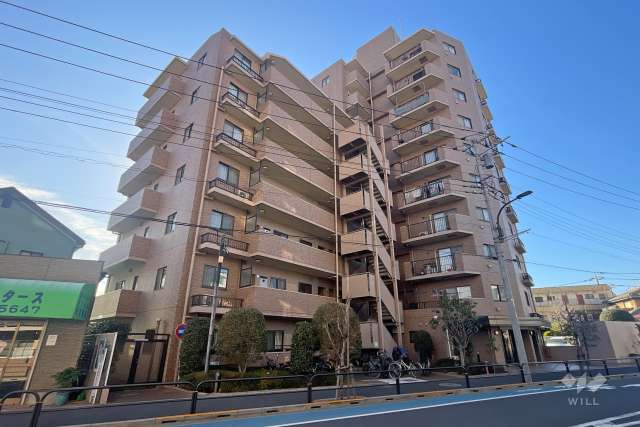 朝日パリオ西新井西館の外観（北東側から）