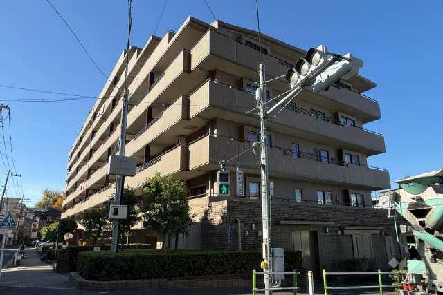 コスモ板橋志村プリオールの外観（北東側から）