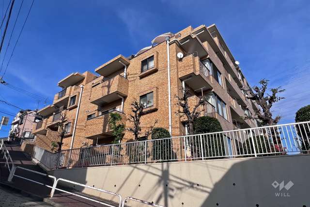 ライオンズマンション徳丸の外観（南西側から）