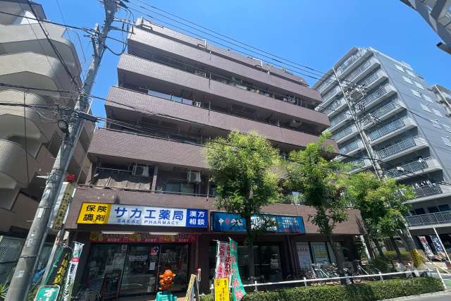 ソレイユ高島平1の外観（南東側から）