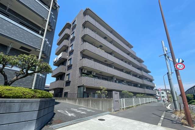 レーベンハイム下赤塚の外観（南東側から）