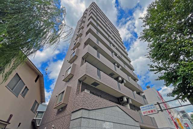 エクセリア池袋ウエストの外観（南側から）