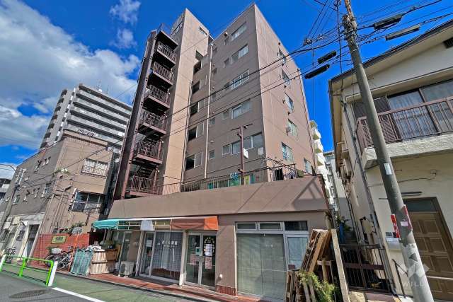 ライオンズマンション大山第2の外観（南西側から）