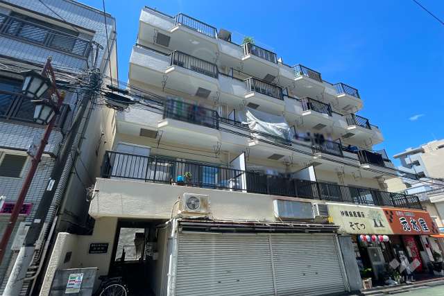 弥生パールマンションの外観（南東側から）