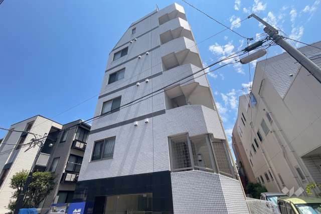 アルテシモ志村坂上の外観（南西側から）