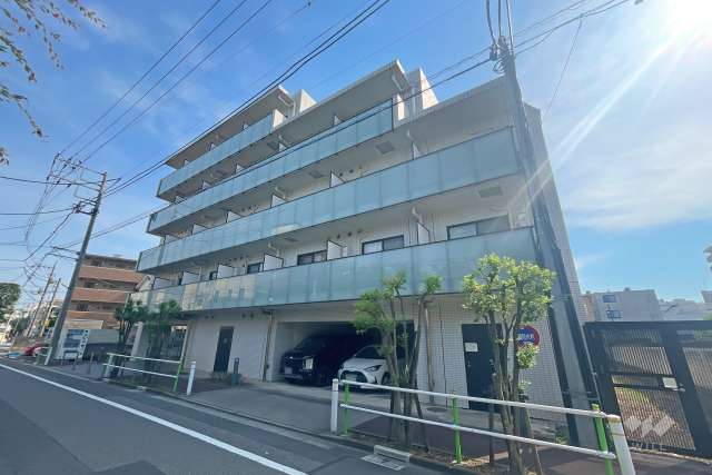 アゼスト志村坂上の外観（北東側から）