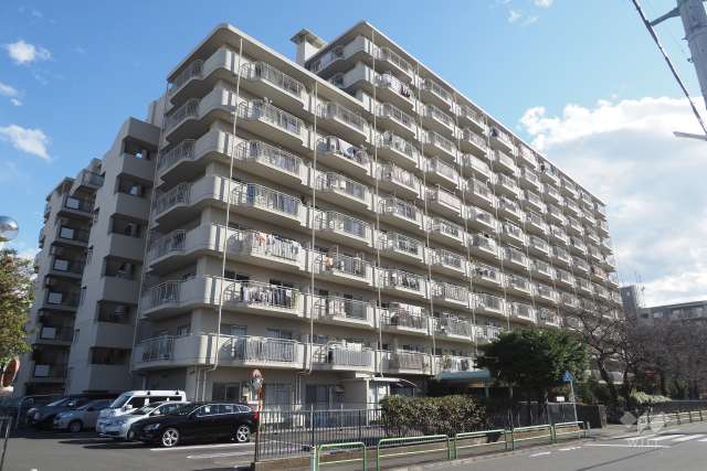 蓮根ファミールハイツの外観（北西側から）