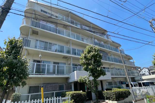 ニューライフマンション板橋本町の外観（南側から）　