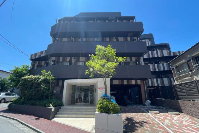 アクサス板橋区役所前の外観（北東側から）