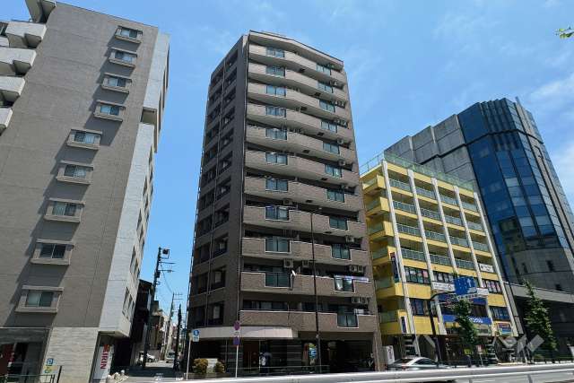 クリオ王子神谷参番館の外観（北西側から）