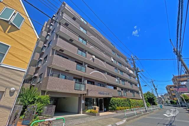 浮間公園ダイカンプラザの外観（南東側から）