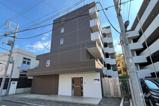 ラグジュアリーアパートメント赤羽西０２の外観（北西側から）