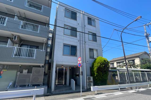 CQレジデンス赤羽西の外観（南西側から）