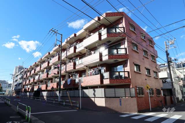 モナークマンション赤羽の外観（南西側から）